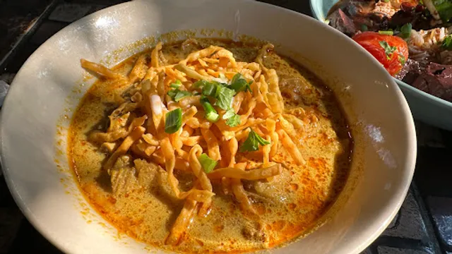 Khao Soi Fah-haam