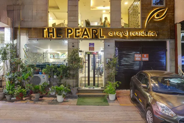 The Pearl-A Royal Residency