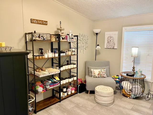 Kim's Crafts & Aromatherapy Gift Shop