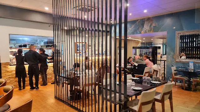 TheCray Seafood & Grill Restaurant, Belmont