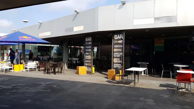 Bar Tender Lounge Cafè