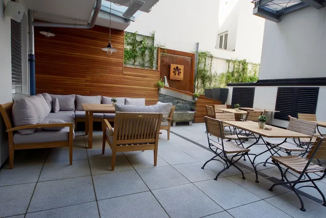 Parks 73 The Town House Hotel