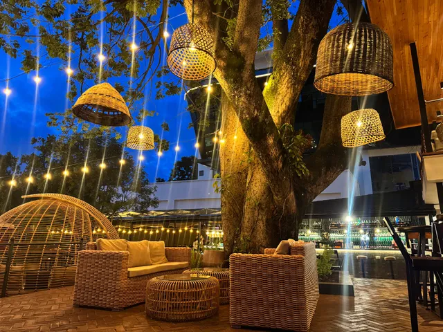 Kalamata Restaurant & Bar