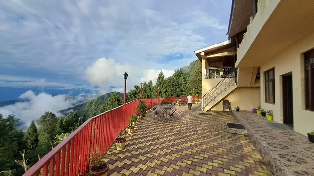 Hotel Himdhara, Dalhousie -Beautiful Location in Dalhousie Near mall road Dalhousie
