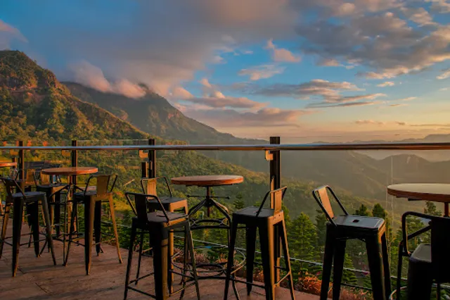 Pino Latte Restaurant & Cafe