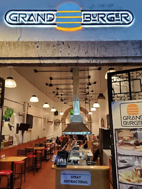 Grand Burger