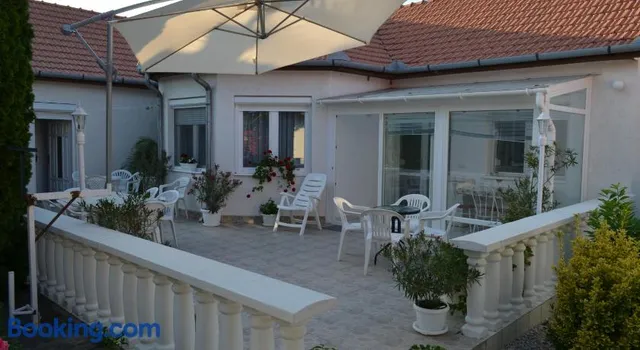 Henrietta Vendégház