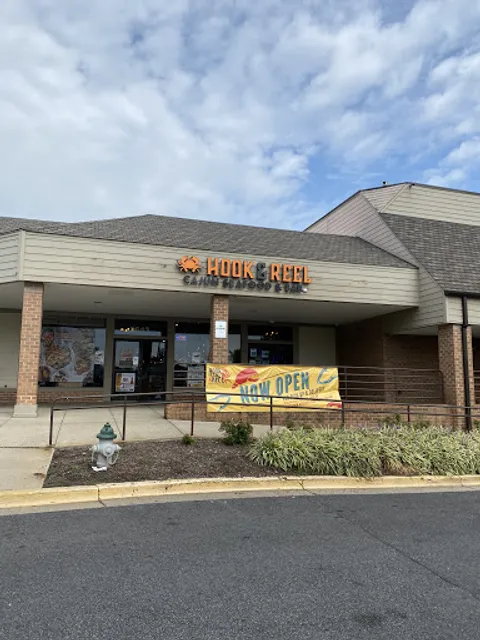 Hook & Reel Cajun Seafood & Bar