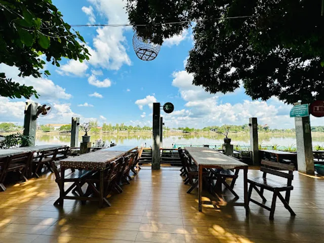 Baan Rim Nam River View Restaurant