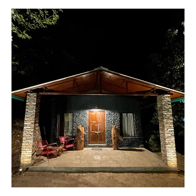 Mulberry House, Kasar