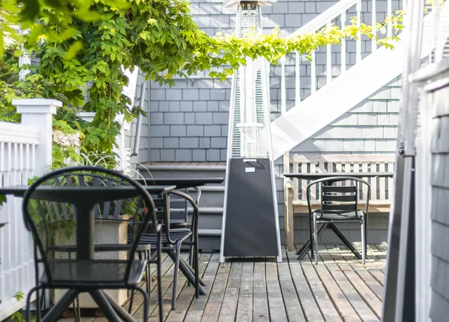 The Pub at Shelburne Hotel