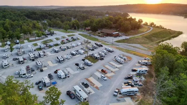 Horseshoe Bend / Crown Lake KOA Holiday