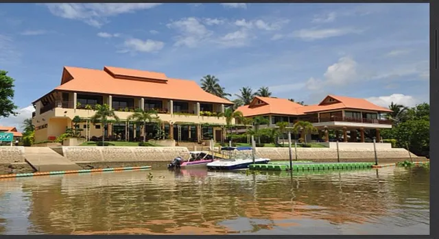 แม่กลอง มารีน่า รีสอร์ท