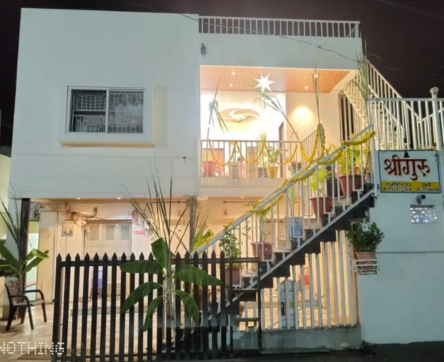 Shriguru Guest House अक्कलकोट