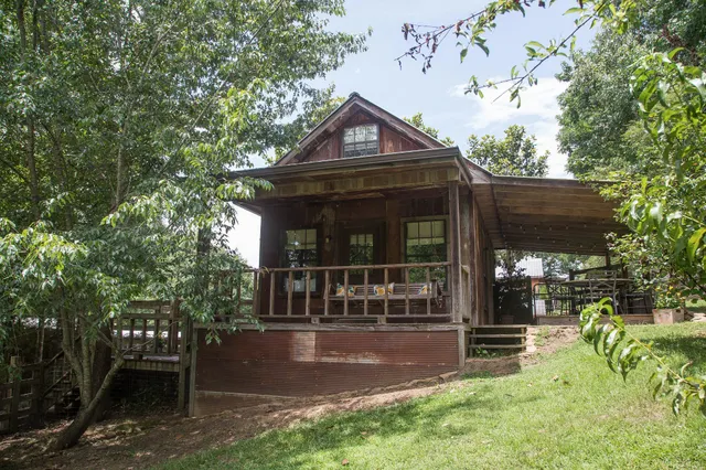 Taylor Inn and Big Truck Theatre