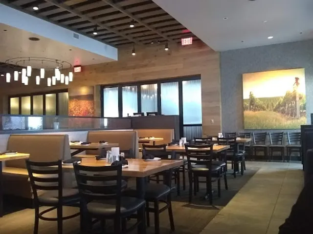 Cooper’s Hawk Winery & Restaurant