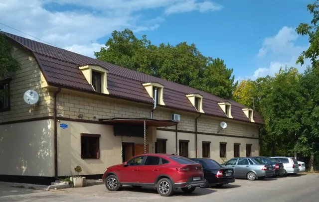 Guest house on Yasnopolyanskaya st.