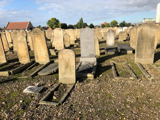Tottenham Park Cemetery
