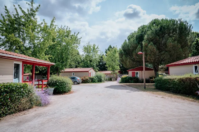 Camping 2* Résidence La Rivière