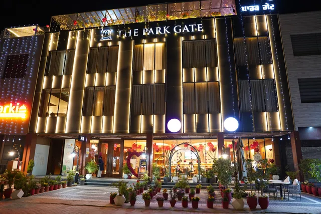 Hotel The Park Gate Mohali