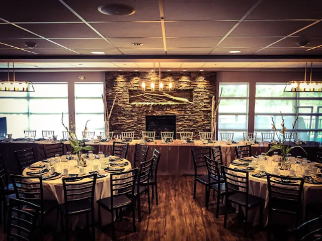 ALE - Amberwood Lounge & Eatery