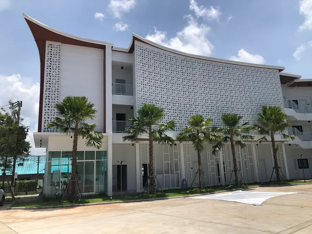 โรงแรมบงกช บัวใหญ่