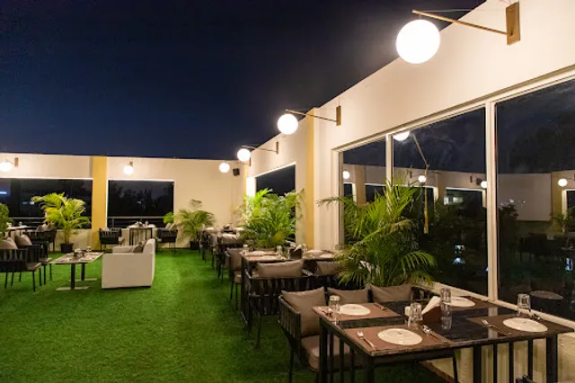 La Terraza The Cafe Bar