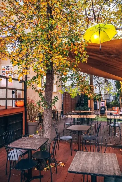 Francuska 30 Cafe & Bar