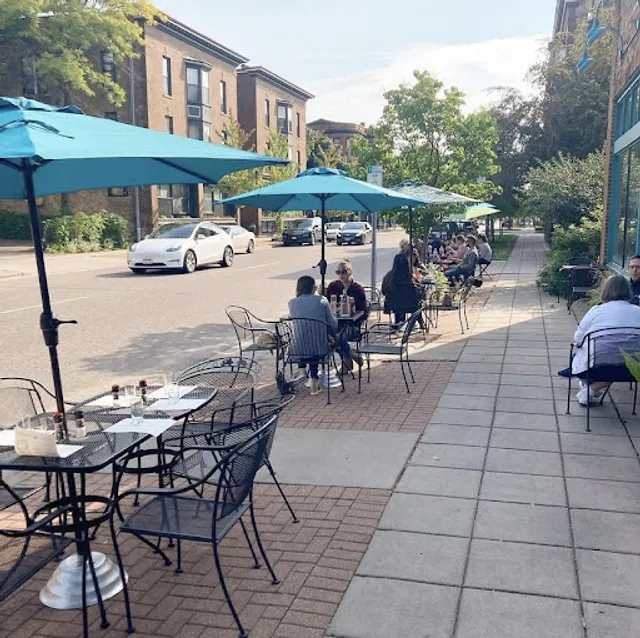 The French Hen Cafe & Moonflower Pizza