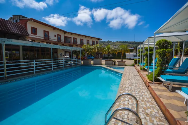 HOTEL & SUITES POSADA MOLINA