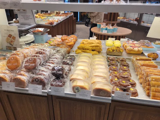 Hare Hare Bakery Doan Branch