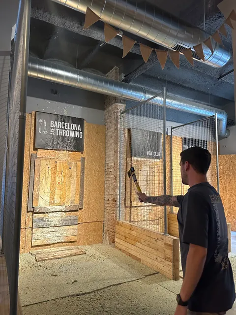 Barcelona Axe Throwing (B.A.T)