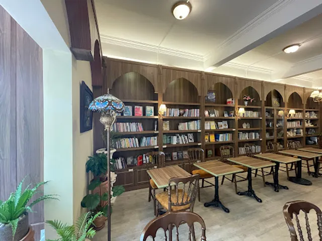 Bibli Library Café