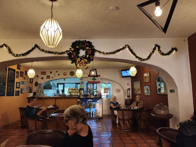 Fenicia Lebanese Restaurant