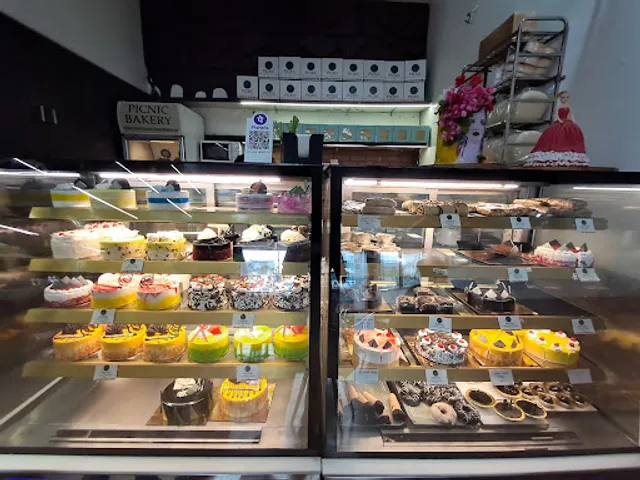 Picnic Bakery Shivpuri