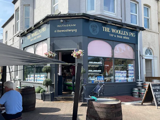 The Woollen Pig, Birkdale
