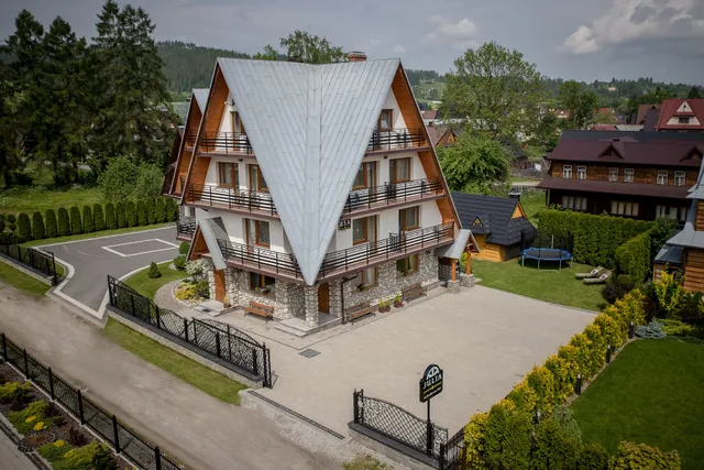 Dom Wypoczynkowy JULIA - noclegi w Białce Tatrzańskiej ☎️692301033