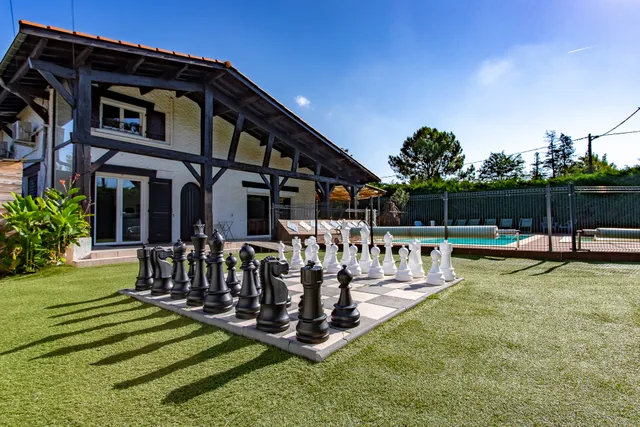 LA MAISON DU BONHEUR ARES