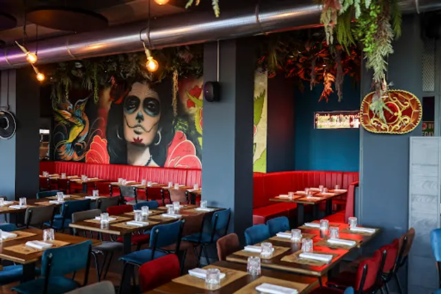 Vulcano Milano Mexican Grill & Pizza Al Trancio