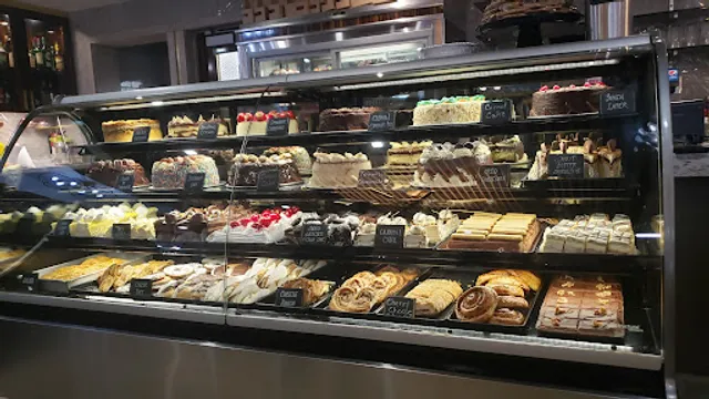 Pompton Queen Diner & Restaurant