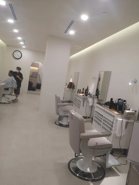Huuk Barbershop @ Lot 10
