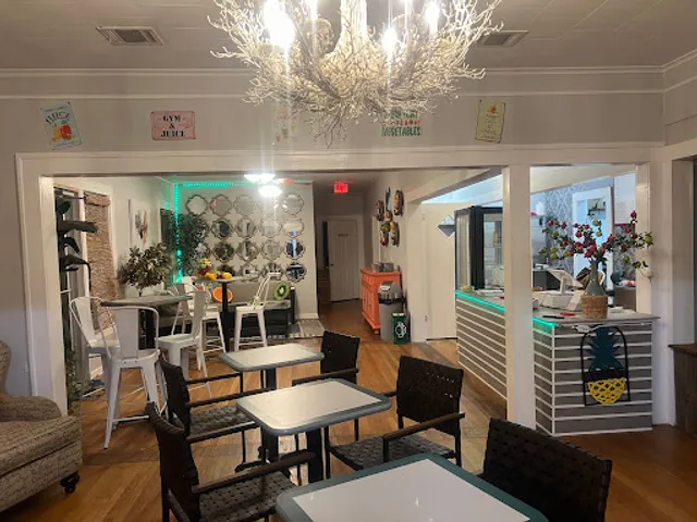 Pham's Juice House Cafe