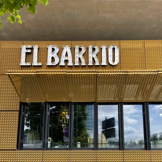 El Barrio Restaurante y Tapas Bar