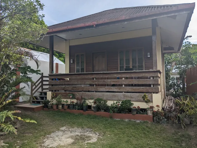 Nellie's Tourist Inn