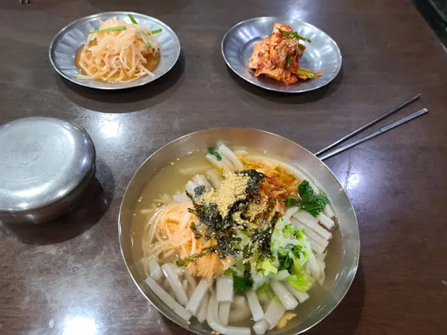 앞산손메밀묵집