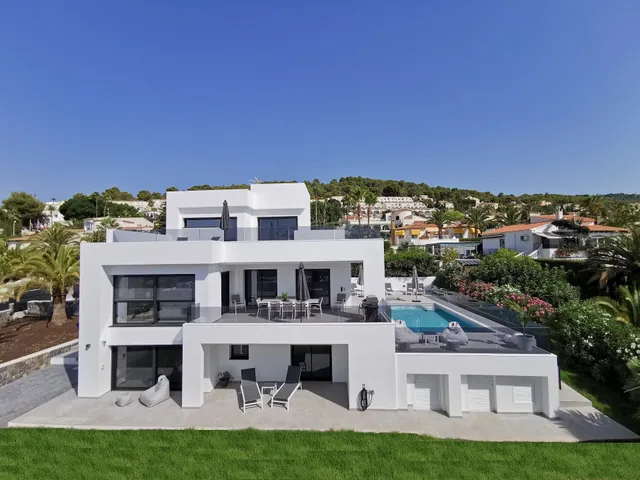 Villa White Flamingo