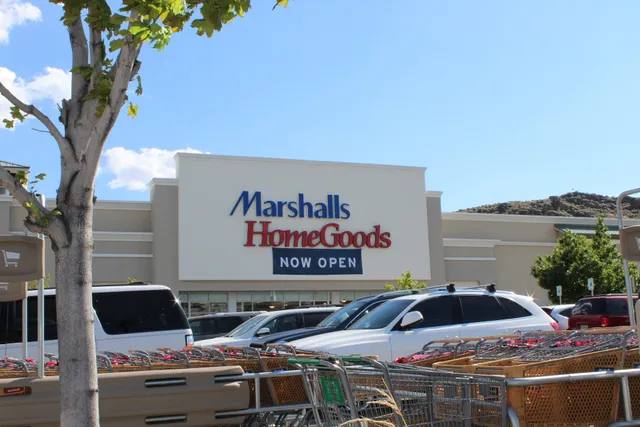 Marshalls & HomeGoods