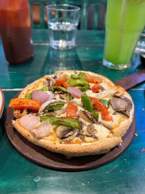 Tossin Pizza Baani Square