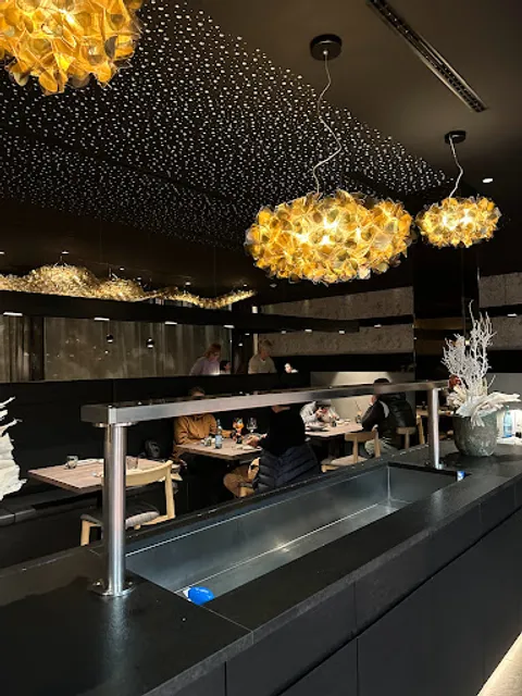 Umami PIZZA • SUSHI • Street Food