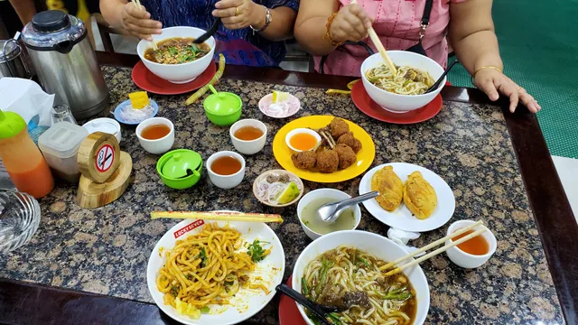 Lucky Seven Tea Shop (49th st branch)